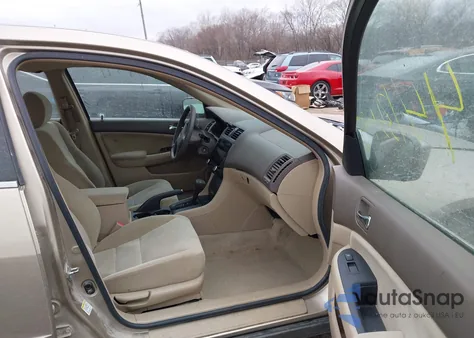 2005 Honda Accord 2.4 Lx z USA, uszkodzony, nr VIN 1HGCM56495A158414